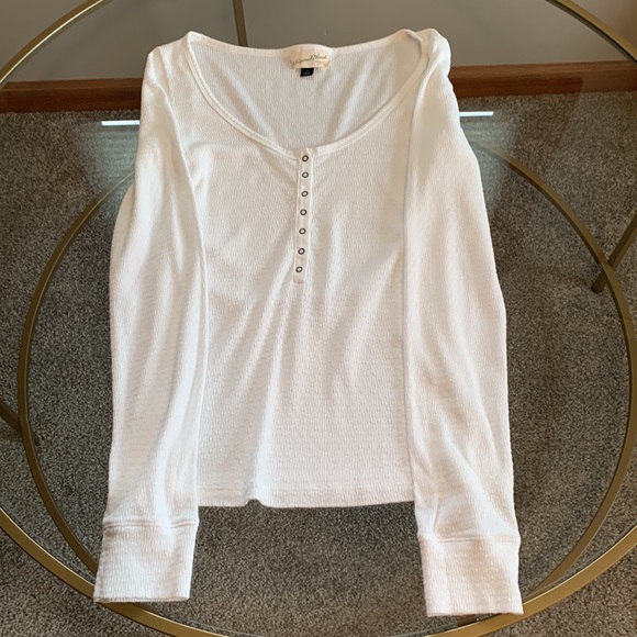 Universal Thread Henley - Picture 5 of 8